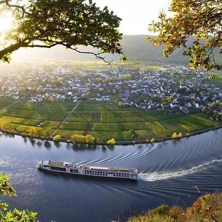 Weitblick, Piesport, Traumblick Von 2 Balkonen Auf Moselschleife * Piesport
