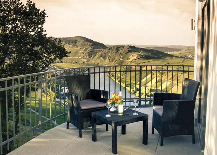 Traumblick Auf Die Moselschleife, 2 Balkone, Ferienhaus Weitblick, Piesport, *